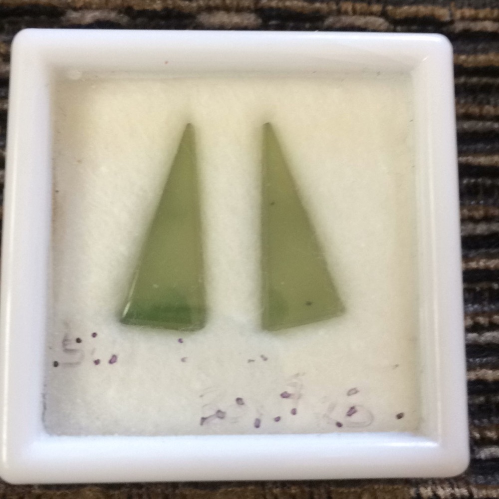 Jade triangle for jewelry